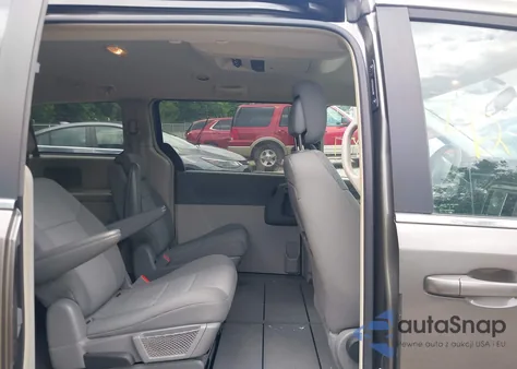 2010 Chrysler Town & Country Lx from USA, damaged, VIN 2A4RR4DE5AR315114